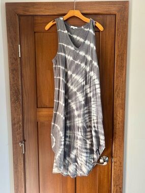 Gray & White Tie-Dye Sleeveless V-Neck Maxi Dress